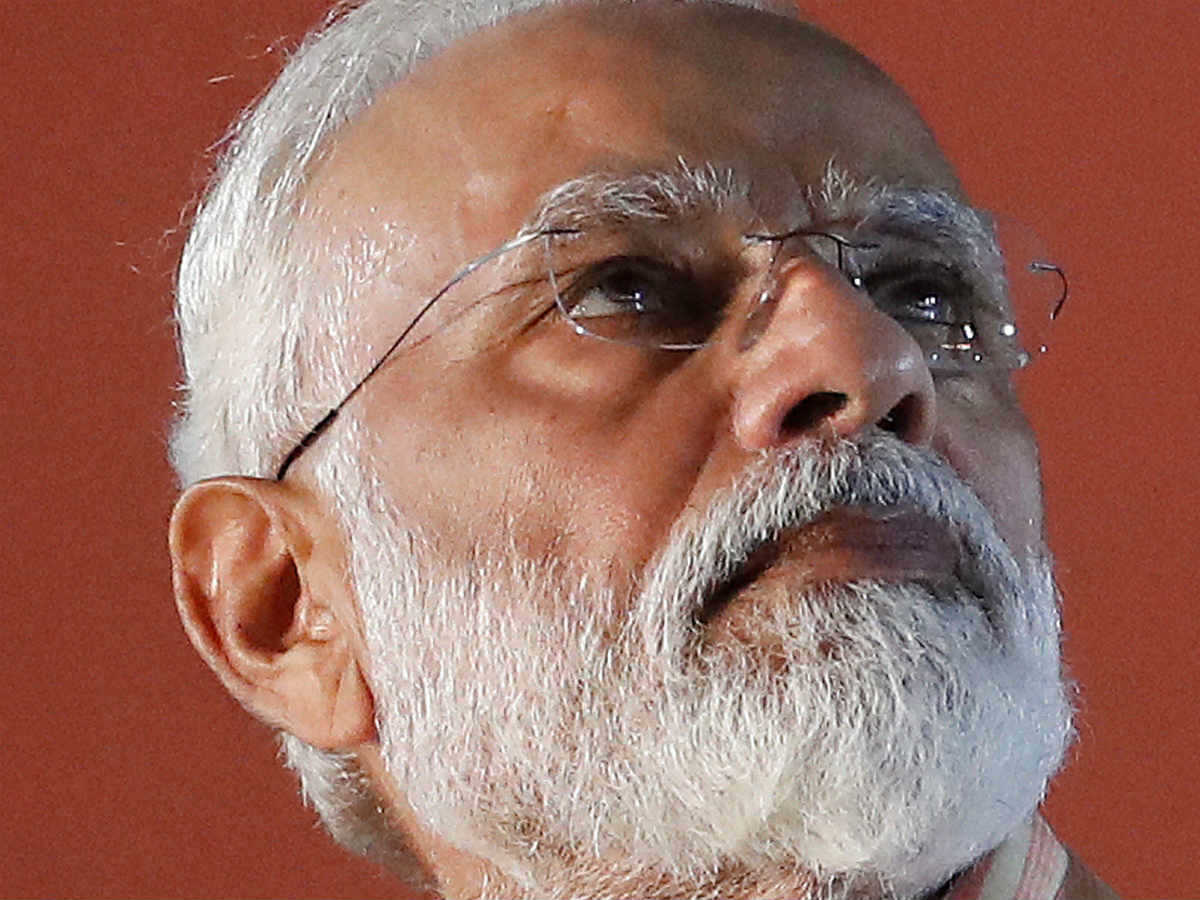 MumbaichaDon's tweet image. A 73 yrs man speaks in a house for more than 2 hrs where 200+ Rogues are continuously screaming to obstruct him. Still he speaks & speaks the Truth, leaving a 54 yr LIAR no place to hide his face.
No! It's not only about his energy, it's about Power of "TRUTH" which he spoke!