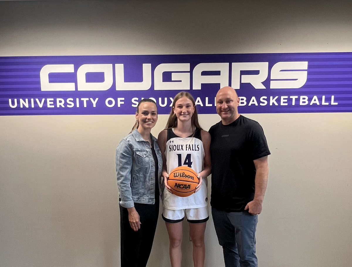 After a great conversation with <a href="/coach_trap/">Travis Traphagen</a> I’m excited to have received an offer! Thank you coaches! Go coo! <a href="/USFCougarsWBB/">USF Women's Basketball</a>