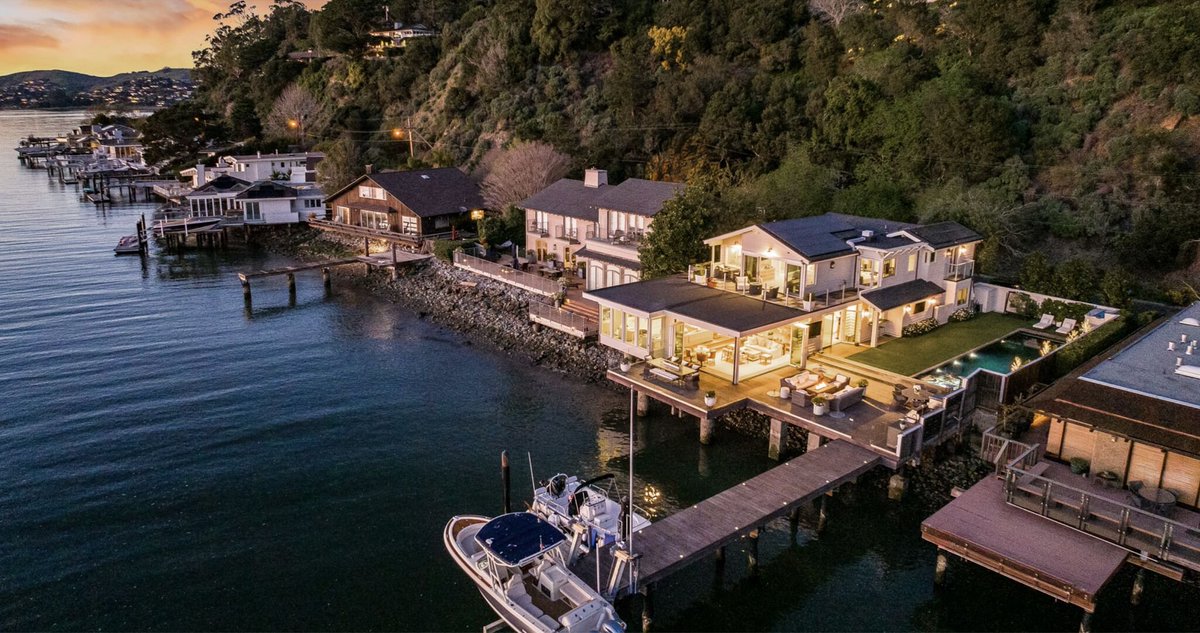 FTFEngInc's tweet photo. It's always exciting to see one of our past engineering projects on the market! This corner shot of the residence showcases structural engineering at its finest. https://t.co/oBqFaKpjsQ