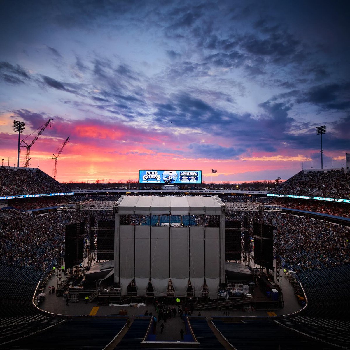 g2_structures's tweet image. We are proud to be supporting @lukecombs during his Growin&apos; Up and Gettin&apos; Old Tour! 

📸: @davidbergman