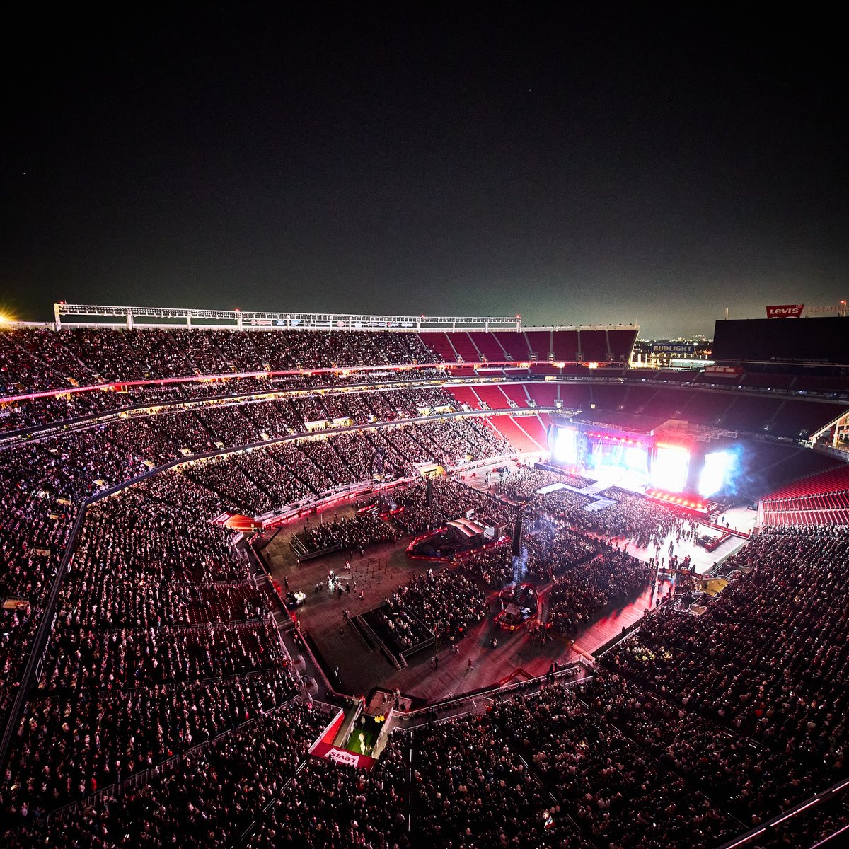 g2_structures's tweet image. We are proud to be supporting @lukecombs during his Growin&apos; Up and Gettin&apos; Old Tour! 

📸: @davidbergman