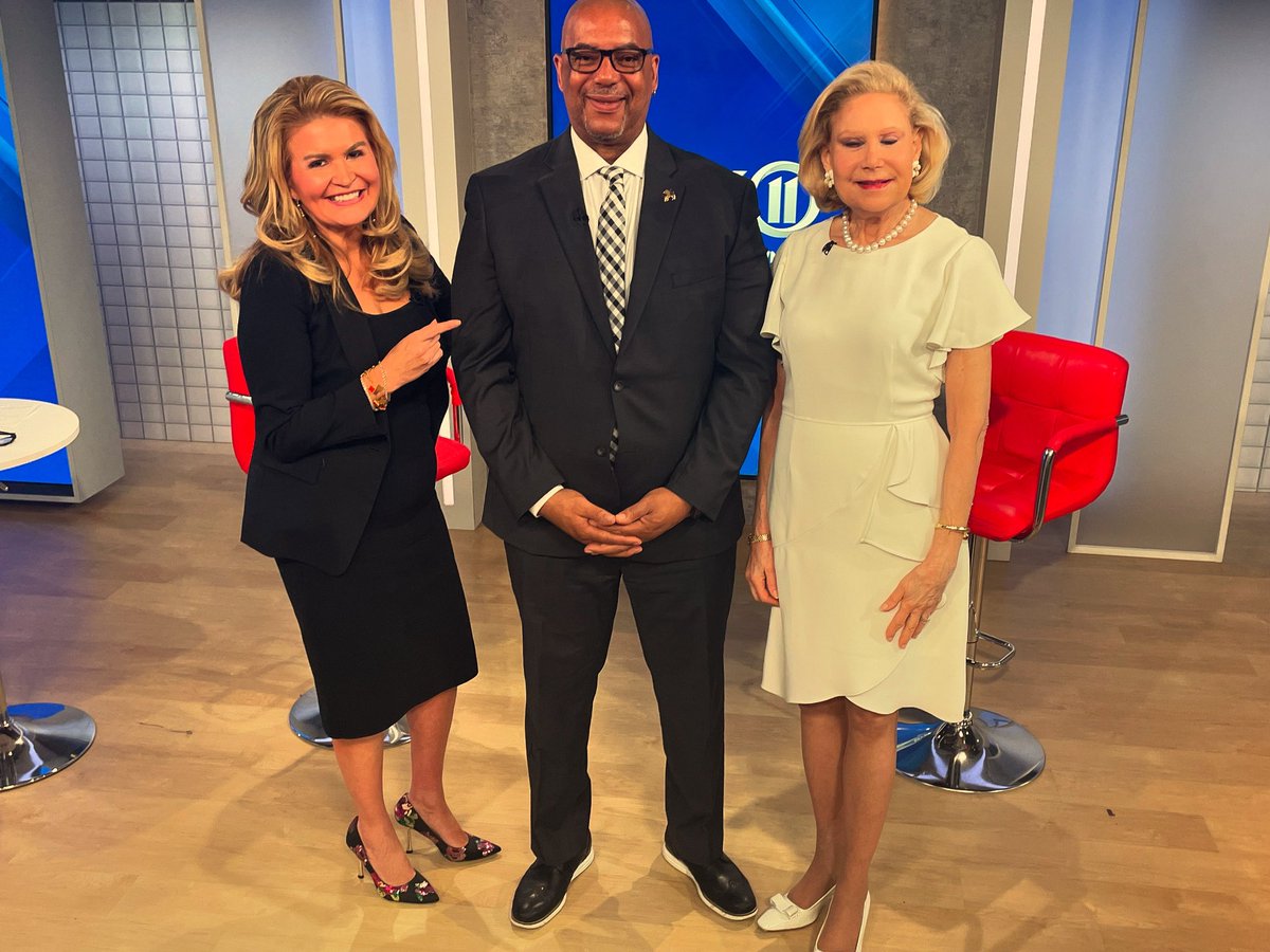 HOUSING HEROES:  Some  of my favorite Presidents making housing solutions happen!  Linda Hoffman, President of New York Foundation For Senior Citizens and  Stanley Richards, President and CEO of the Fortune Society.  Great show! <a href="/NYFSC_/">NYFSC</a>  @pix11news #monicamakesithappenshow
