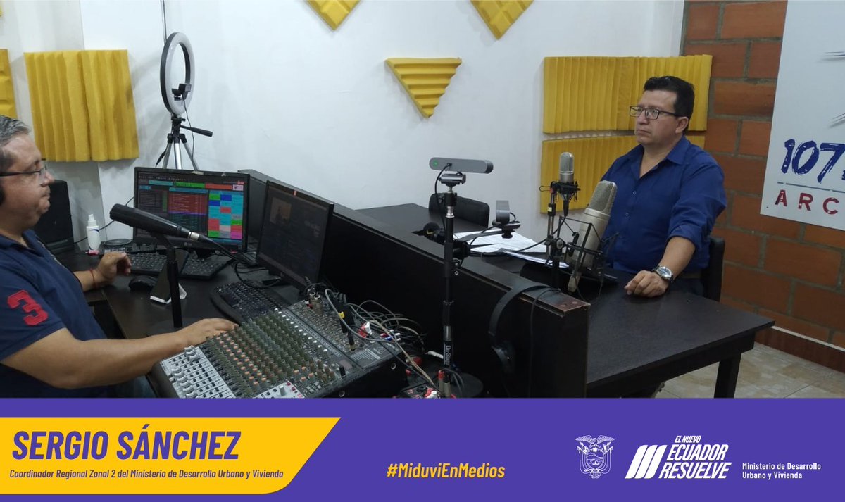 ViviendaEc's tweet photo. #MiduviEnMedios 🎙️| Durante la entrevista en @RadioArcoiris10, el Coordinador Regional #Zonal2, informó a la ciudadanía sobre:
🛝 Zonas inclusivas en parques del #Ecuador
🏡 Soluciones habitacionales y más
Entrevista completa 👉 https://t.co/t074omqMSy
#ElNuevoEcuadorResuelve https://t.co/xcKydYfZfN