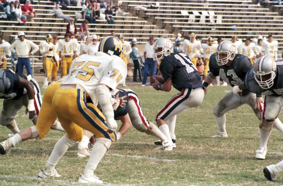 LUFlamesVoice's tweet image. First thing you think of when you see this @LibertyFootball picture?!?