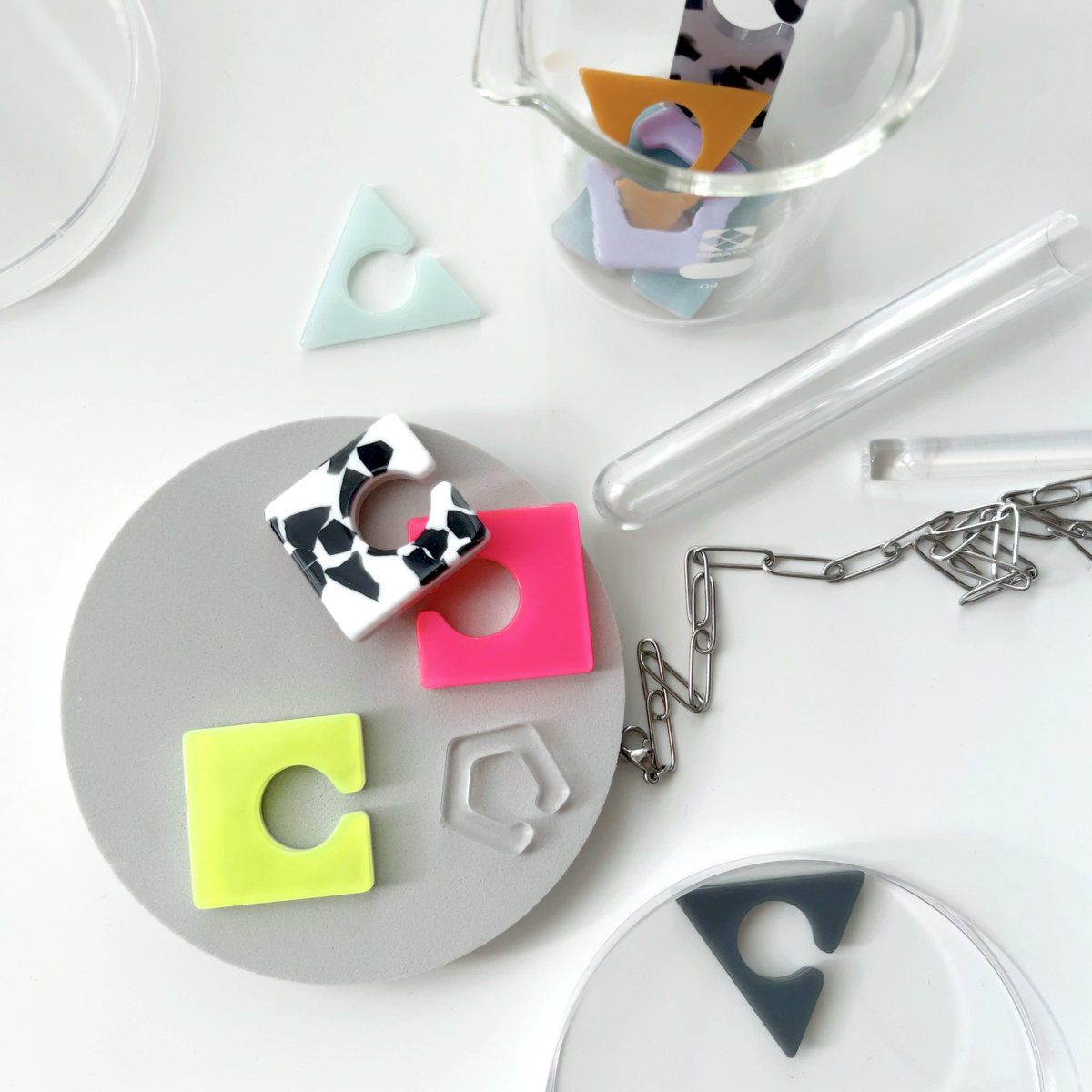 M A C R O✍︎︎ Acrylic geometric accessories tweet media