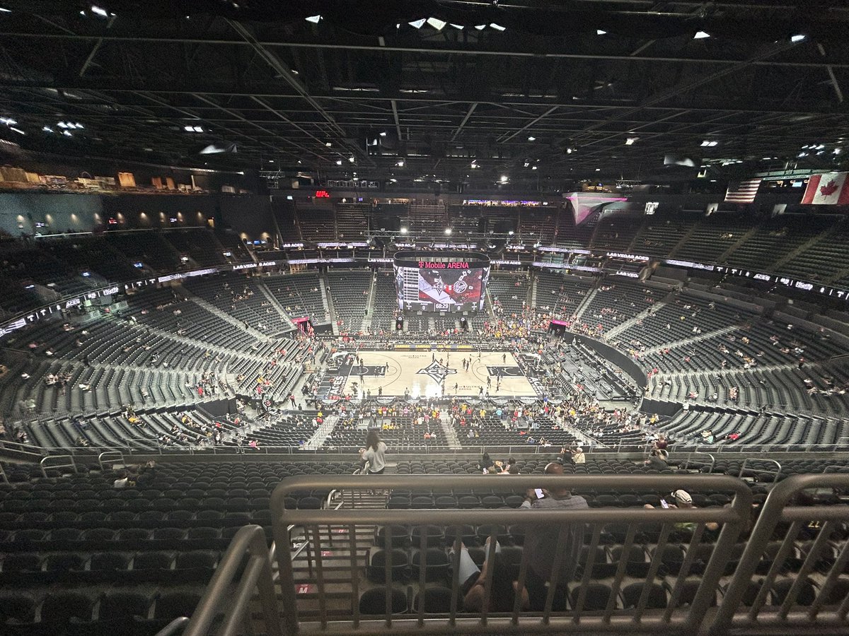 bomberwebby's tweet photo. This place about to light up! #ALLINLV https://t.co/laD6kh6oa9