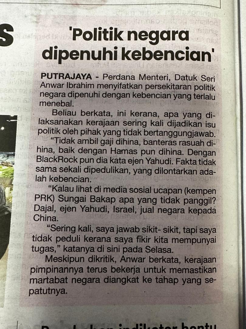 Solisidtor's tweet photo. Siapa mahaguru politik kebencian Dato Seri? Puluhan tahun hasut rakyat lawan kerajaan, guling2 &amp; rempuh barricade, panggil Mahathir firaun, tuduh Najib pembunuh, siapa Dato Seri? Siapa??? https://t.co/yNWkLxqqIC