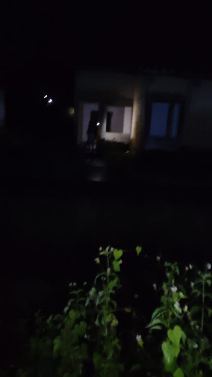 Al Momento|| Desde el territorio de Simón Planas se están realizando invasiones al Urbanismo Araguaney por qué no mejor lo ayudan a culminar esa también son familia que lo necesitan <a href="/AdolfoP_Oficial/">Adolfo Pereira Gobernador</a> 
<a href="/NicolasMaduro/">Nicolás Maduro</a> <a href="/IMVillarroel1/">Moisés V</a>  <a href="/AngelPComuna/">Comunero Angel Prado</a>

#OrgullosoDeSerVenezolano