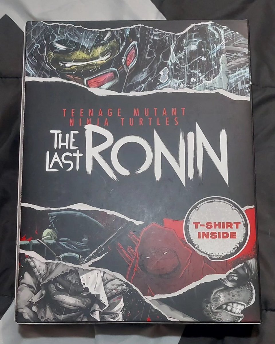 ToonzStash's tweet photo. Yesterday, I found this dope Last Ronin Tee at Walmart for $12.98 

#TheLastRonin #TMNT #TeenageMutantNinjaTurtles #Nickelodeon #IDWComics https://t.co/hTL9MvkX9D