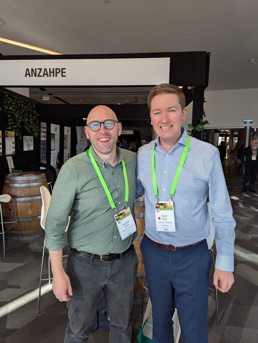 drscottoliver's tweet photo. Look who is here!! @nath_oliver_sim #ANZAHPE https://t.co/CpYIOm8olJ