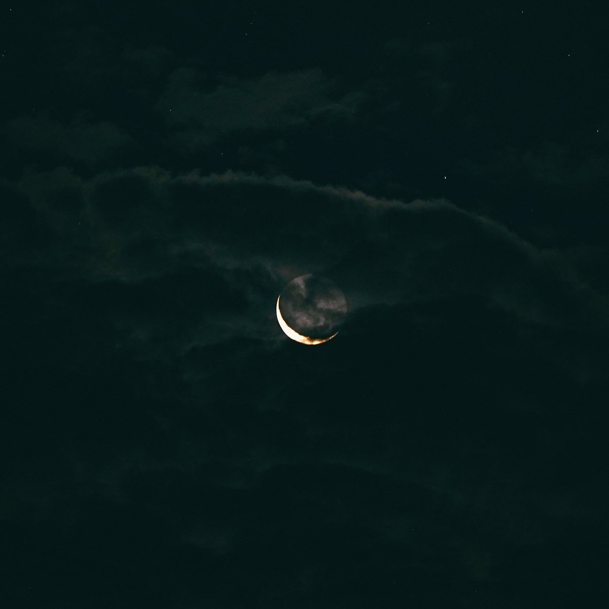 withhaji's tweet photo. دور ترین عشق 🌘 https://t.co/qCH5x6oUXX
