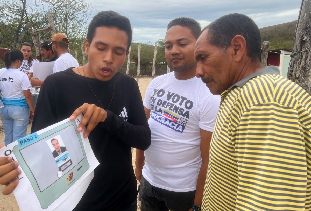 ADOrg_Laraof's tweet photo. #2Jul La @JAD_Lara en activismo permanente, esta vez se fueron a la parroquia Aguedo Felipe Alvarado al caserío Potrero de Bucare y al sector El Alambre llevando el mensaje de @EdmundoGU. Es responsabilidad de todos, la defensa del voto y participación masiva. ¡Este 28Jul vota en la manito, @unidadvenezuela!