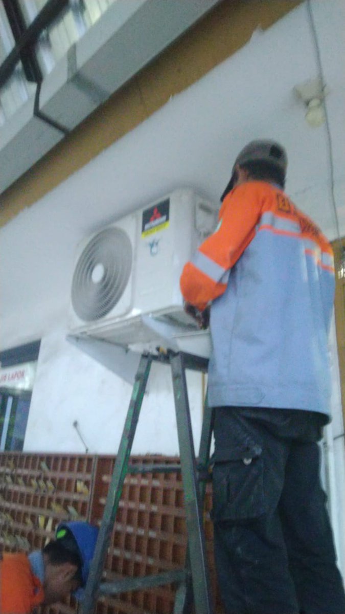 Serviceacjogja_'s tweet photo. Service ac panggilan di jogja ekajaya ac https://t.co/nnks1SCmE7