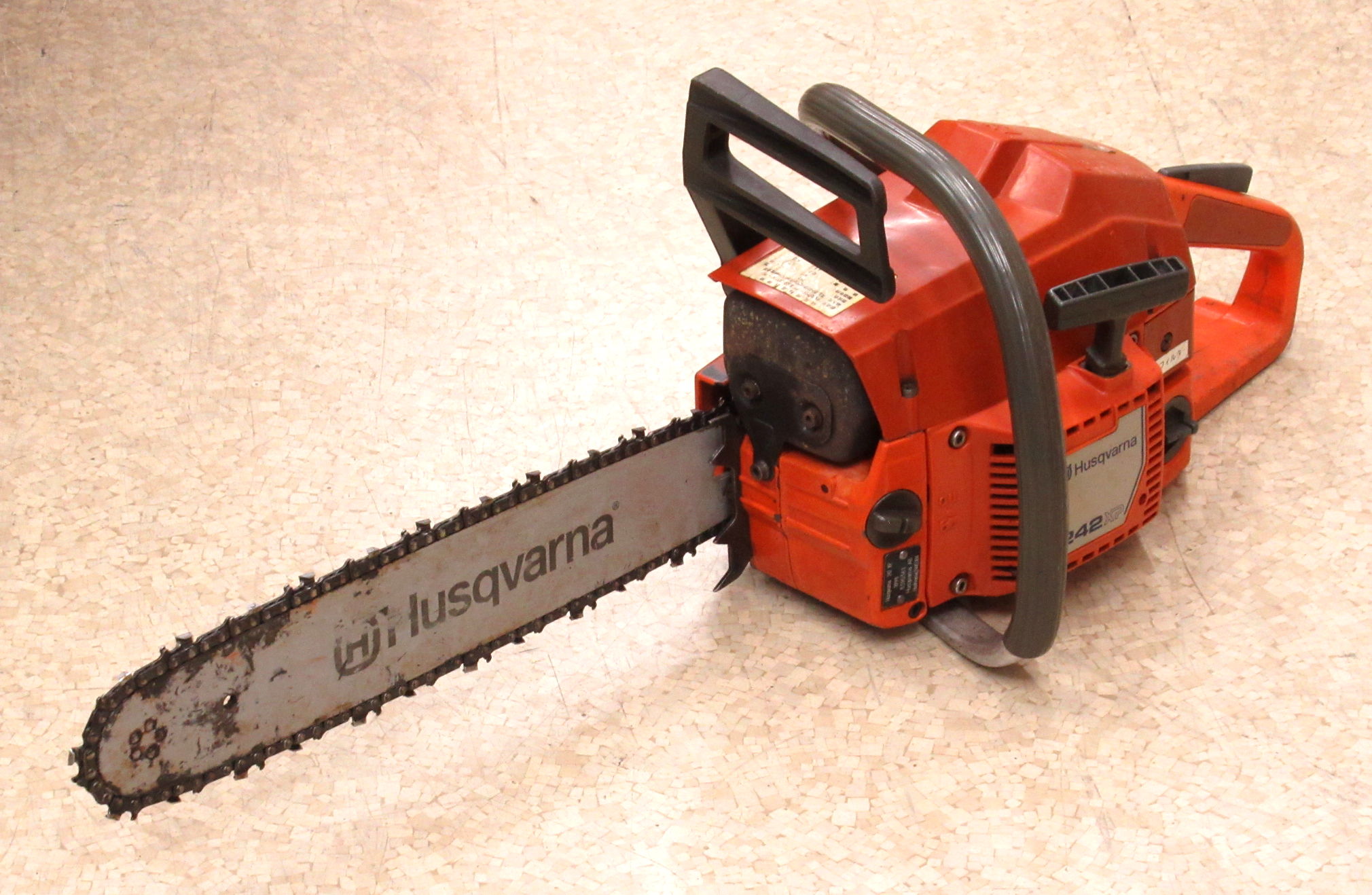 ハスクバーナ242チェーンソー （Husqvarna ハスクバーナ 242XP 2