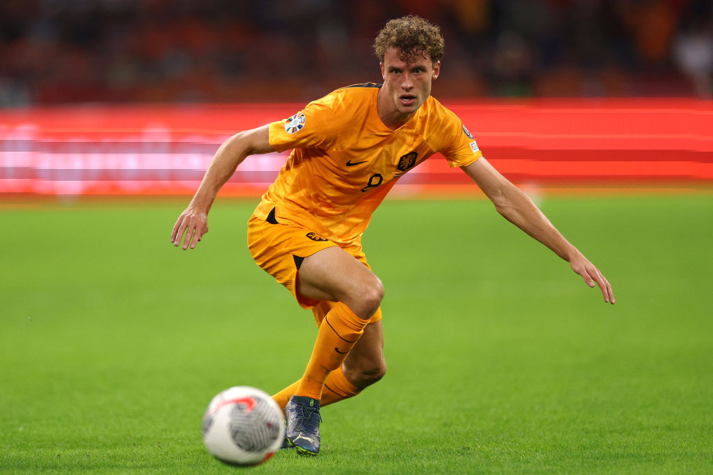 FabrizioRomano's tweet image. 🚨🇳🇱 Brighton have started talks with Mats Wieffer's agents as he's been included in club shortlist, one of several players also monitored by AC Milan.

Brighton have started talks on player side, waiting to advance with Feyenoord as per @1908nl.

Hürzeler has approved Wieffer.