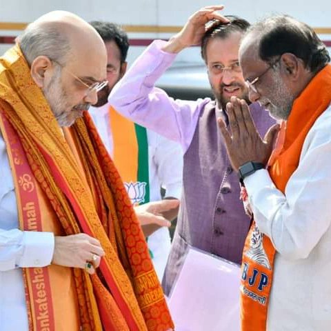 WeaverMohan's tweet photo. భారతీయ జనతా పార్టీఒబిసిమోర్చా జాతీయ అధ్యక్షులు,రాజ్యసభ సభ్యు లు,పార్లమెంటరీ బోర్డ్ సభ్యు లు,
@drlaxmanbjp "డా.కె.లక్ష్మణ్" గారిజన్మదినం సందర్భంగా వారికిహృదయపూర్వక జన్మదిన శుభాకాంక్షలు.
#HBDDrLaxman
C. Mohan ,
BJP OBC morcha urban president, 
Proddatur,
Cuddapah (dist),
A. P. https://t.co/B1IVb9WLFh