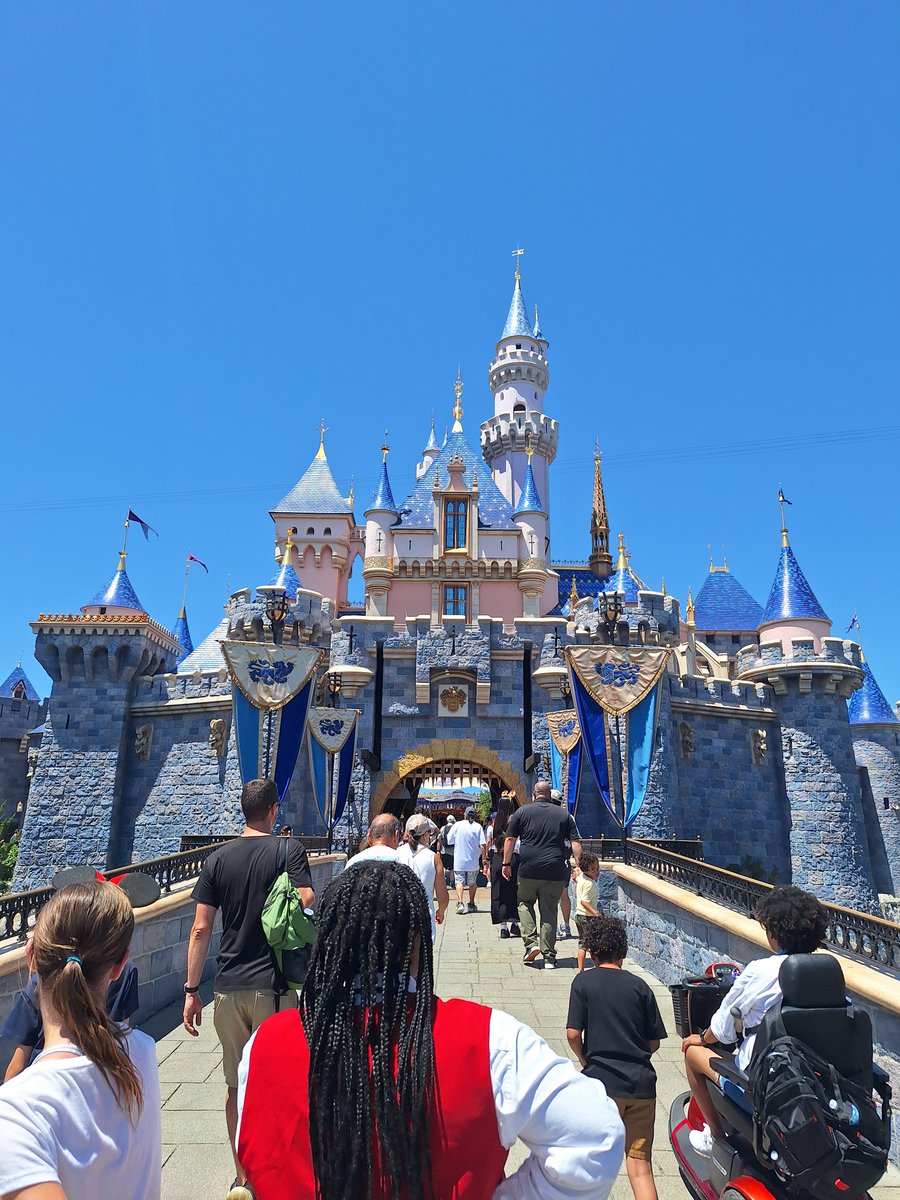 ItsFionapollo's tweet photo. California was a blast!!! Thank you everyone for such a wonderful time 💚💚💚 https://t.co/FAUvFSF5hw