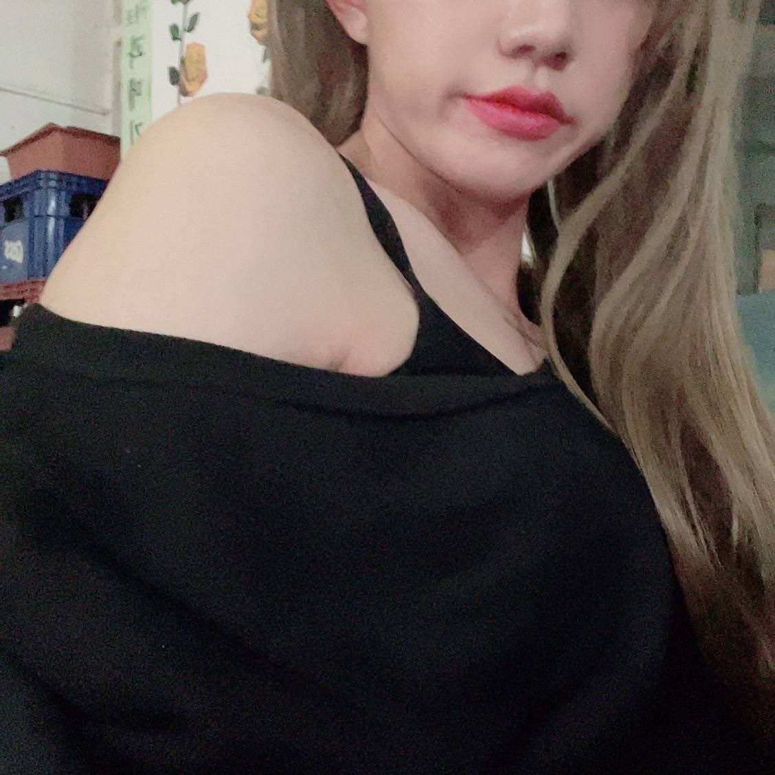 장마라며.. 비 안와서 좋긴한데
넘 습해..!!🥲

#CD #시디 #쉬멜 #트젠 #레이디보이 #오프 #바이 #여장남자 #정삽 #멜섭 #멜돔 #호기심