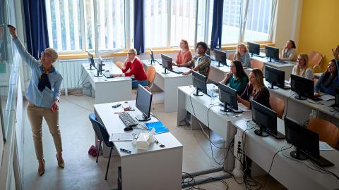 research_plug_A's tweet image. Struggling with online classes? Let our experts handle your Physics, Economics, Finance, Accounting, Biology, English, Math, Chemistry, Nursing, Psychology, and more! No more stress over essays or assignments - In the USA, and UK. #EssayHelp #OnlineClasses #HomeworkAssistance