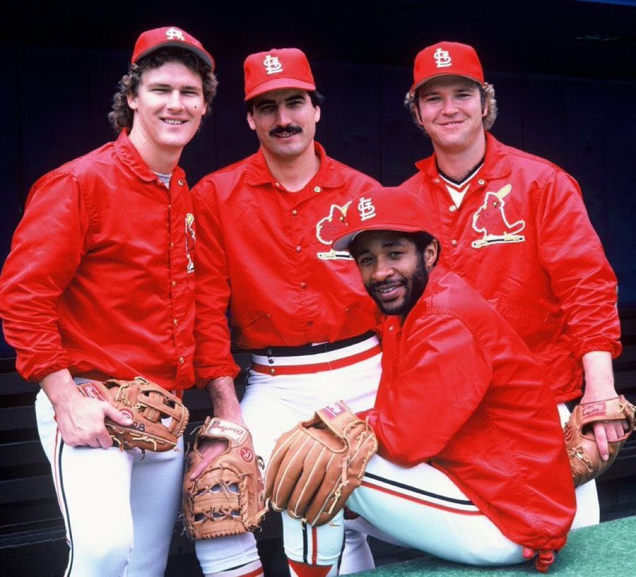 Super70sSports's tweet photo. Bold move from Hernandez here opting to tuck in the windbreaker ... https://t.co/2y9oZbGXwk