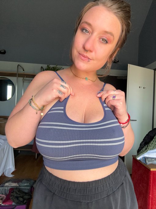 Free trial link to come check out my live stream tomorrow!  Link in comments! https://t.co/NPnS5ABRc