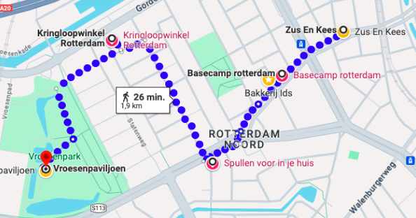 wijkkrantbbl's tweet photo. Het is goedkoop en beter voor de wereld. De tweedehandswinkels in onze wijken zitten bomvol unieke items. Voor de een is dit het leukste wat er is en voor de ander is dit nog onbekend terrein. Wie neem jij mee op jacht naar vintage parels? https://t.co/dSDpAzQOa2 #dewijkkrantbbl https://t.co/t35GeOzLvu