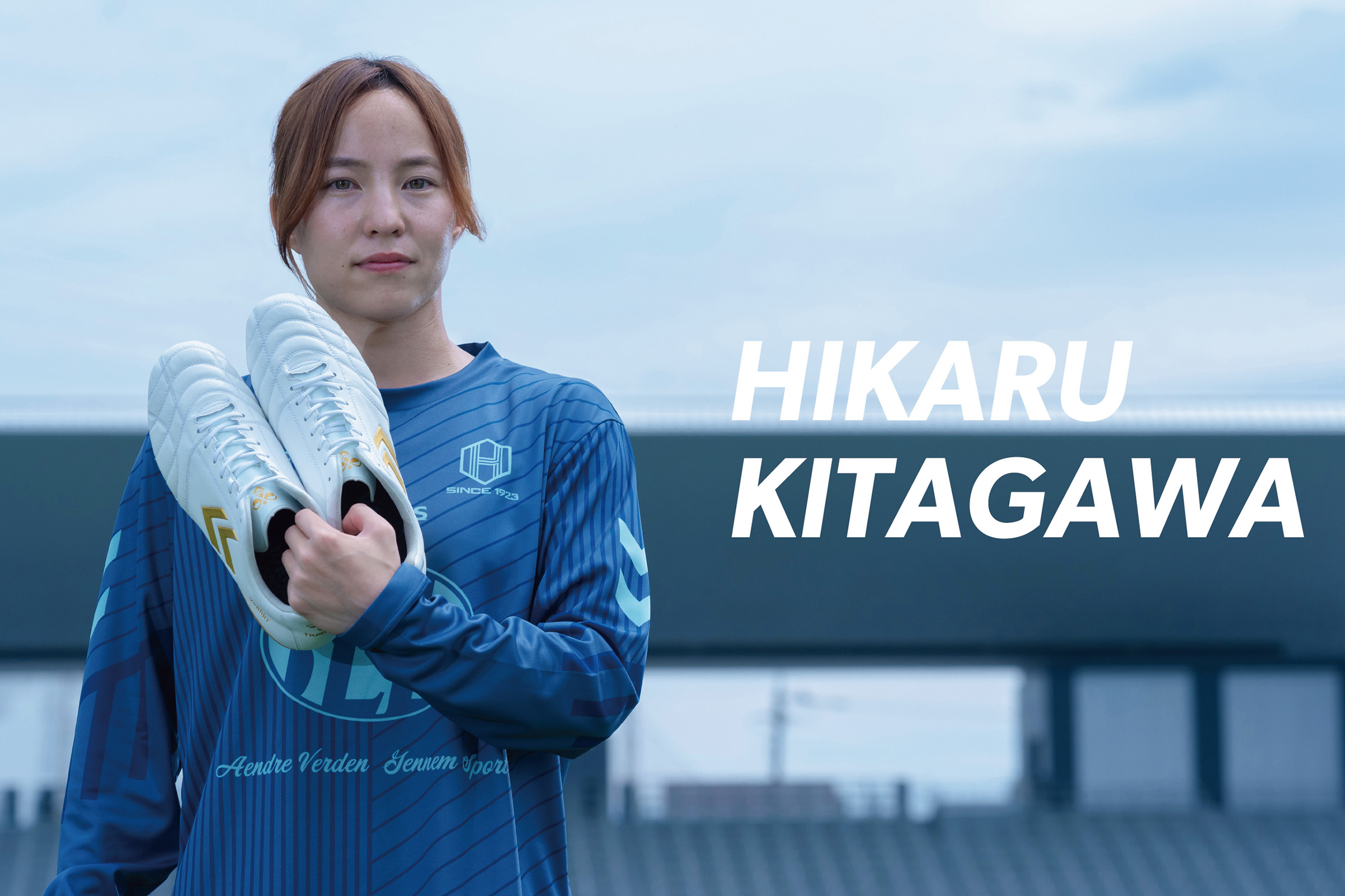 富田選手のサイン入りスパイク 富田選手のサイン入りスパイク web_3_1080x.jpg?v=1681131541