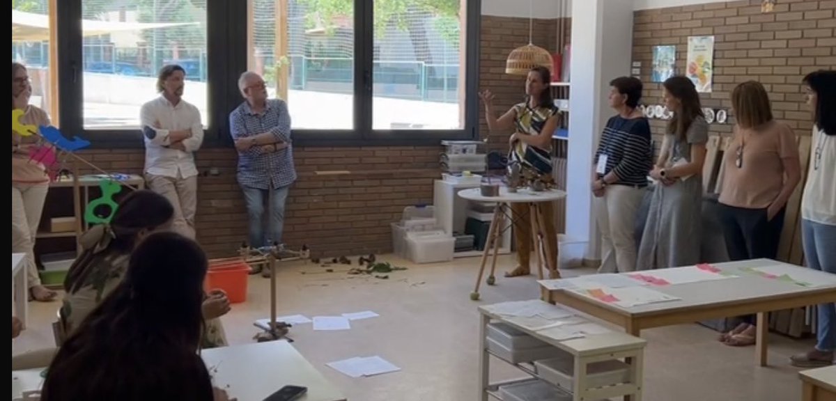 Thank you <a href="/TinkeringStudio/">The Tinkering Studio</a> for your work, help and inspiration. Today we shared our #tinkering practice with teachers around Catalonia. Enjoyment, curiosity and joy were everywhere.  <a href="/ImpulsEducacio/">Impuls Educació</a>