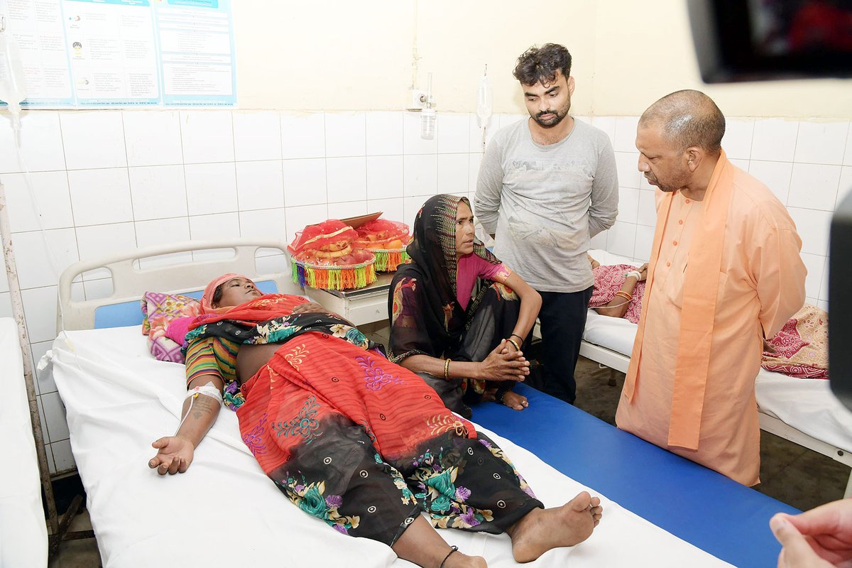 myogiadityanath's tweet photo. हाथरस की दुर्भाग्यपूर्ण दुर्घटना में घायल हुए लोगों से आज अस्पताल में भेंट कर उनका कुशल-क्षेम जाना और चिकित्सकों से उनके उपचार के संबंध में जानकारी प्राप्त की।

कुशल चिकित्सकों के नेतृत्व में सभी का समुचित उपचार शीर्ष प्राथमिकता पर किया जा रहा है।

इस कठिन समय में राज्य सरकार पूरी तत्परता और संवेदनशीलता के साथ पीड़ितों और उनके परिवार के साथ खड़ी है।

सभी घायलों को शीघ्र स्वास्थ्य लाभ की प्राप्ति हो, प्रभु श्री राम से यही प्रार्थना है।