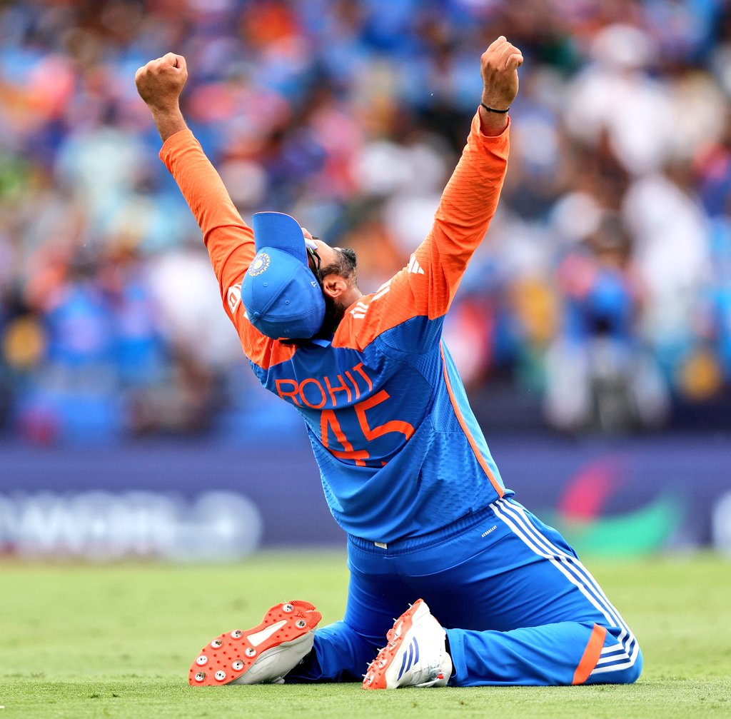 IamSau14's tweet photo. BCCI should officially retire jersey number 45 from T20I. 🇮🇳

Our captain deserves this honour.👏 https://t.co/e8yOgp2dOH