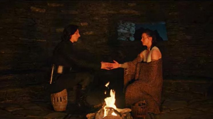 It’s not too late to bring Reylo back lucasfilm 😩🙏🏽