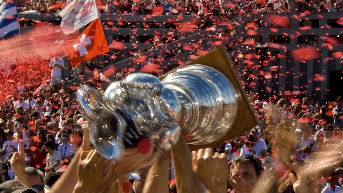 americascup's tweet photo. #OnThisDay @alinghi won the 32nd America's Cup beating @EmiratesTeamNZ 5-2 in Valencia, Spain. https://t.co/d7zKSGDq0o