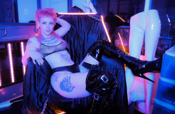 Proof of My previously mentioned ab development and reassurance that the rest of Me is still very juicy