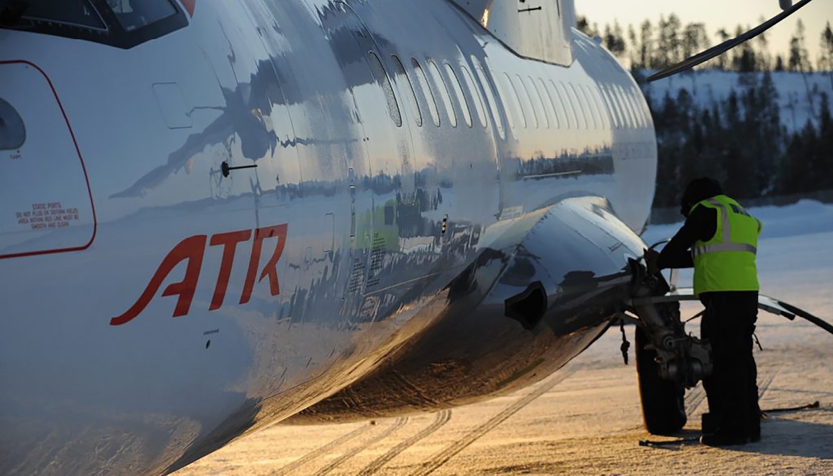 ATRaircraft's tweet photo. 🌍✈️ Discover the ATR 72-600 – the pinnacle of regional aviation! With up to 78 seats, it offers top fuel efficiency and low CO2 emissions, perfect for remote communities. Fly modern, reliable, and responsible. Learn more: https://t.co/gxIheBnvzR #FlyExtraordinary #ATR #ATR72600 #Avgeeks #Turboprop