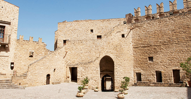 Svelato il castello siciliano dell'anno, qual è 👉 balarm.it/news/fra-stori…