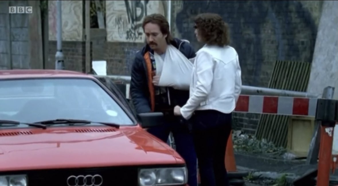 MacfadyenDaily's tweet image. Matthew Macfadyen in Ashes to Ashes

#matthewmacfadyen #ashestoashes #keeleyhawes