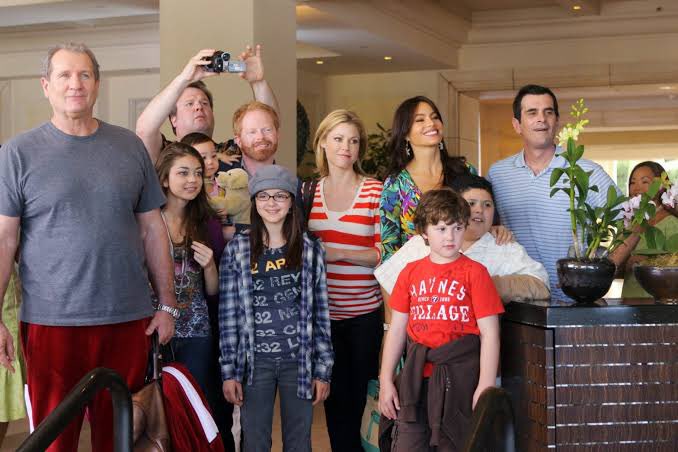 faby jurídico modern family tweet media