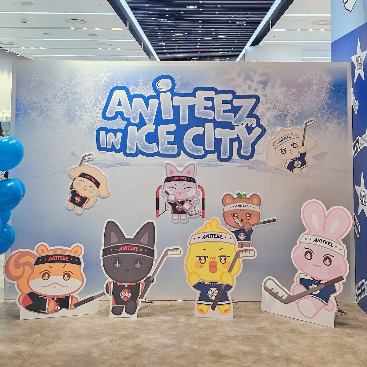ATEEZPOPUP's tweet photo. ⛵ #ATEEZ X #ANITEEZ
POP-UP EXHIBITION & STORE
🧊 ANITEEZ IN ICE CITY 🧊

티니 대학교 아이스하키부 마스코트가 된
애니티즈의 모험, 함께 하시겠습니까? 
> YES < or >  YES <

🗓️ 07.03 WED - 07.09 TUE(KST)
📍 JAMSIL LOTTE WORLD MALL B1F

@ATEEZofficial

#에이티즈 #애니티즈
#ANITEEZ_IN_ICECITY #애니티즈인아이스시티
#사운드웨이브 #SOUNDWAVE