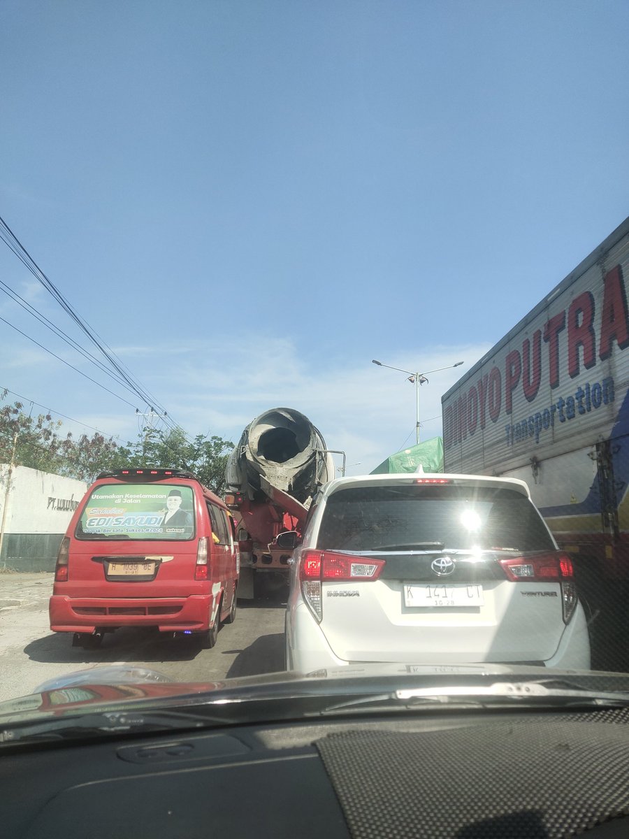 Demak. selalu dengan kemacetan berkepanjangan. ~