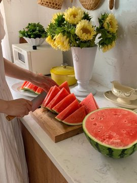 ItsWooby's tweet image. Being able to make the watermelon the most beautiful is an art, and it makes it taste sweeter