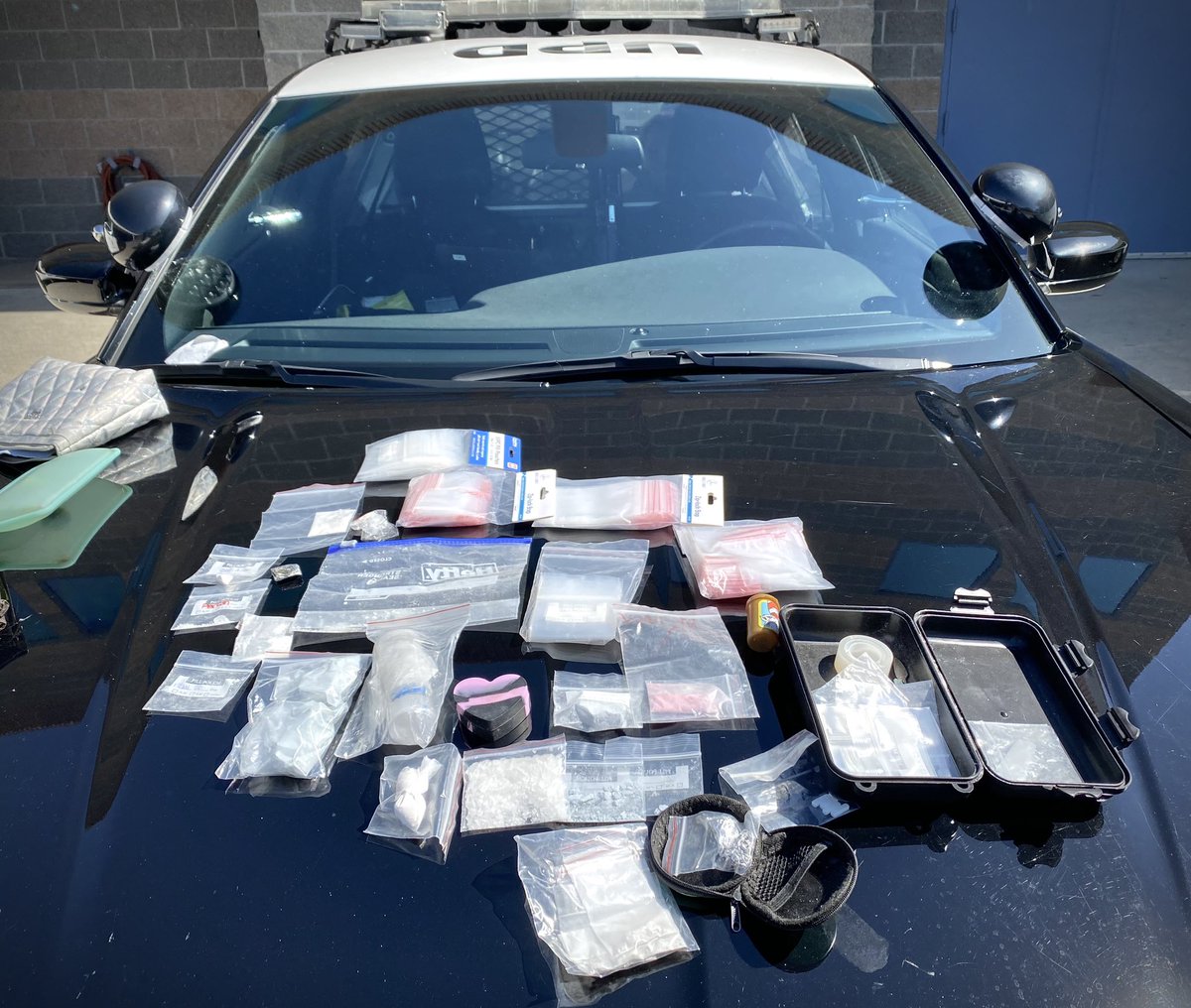 UplandPD's tweet photo. Earlier today, a male entered a store near Foothill & Mountain, loaded a trash bag with hygiene products, & fled in a black Jeep. Officers located the vehicle, stopped it, & located the stolen items - along with meth & fentanyl for sales. Both were arrested & their vehicle towed. https://t.co/eM5qRqS04k