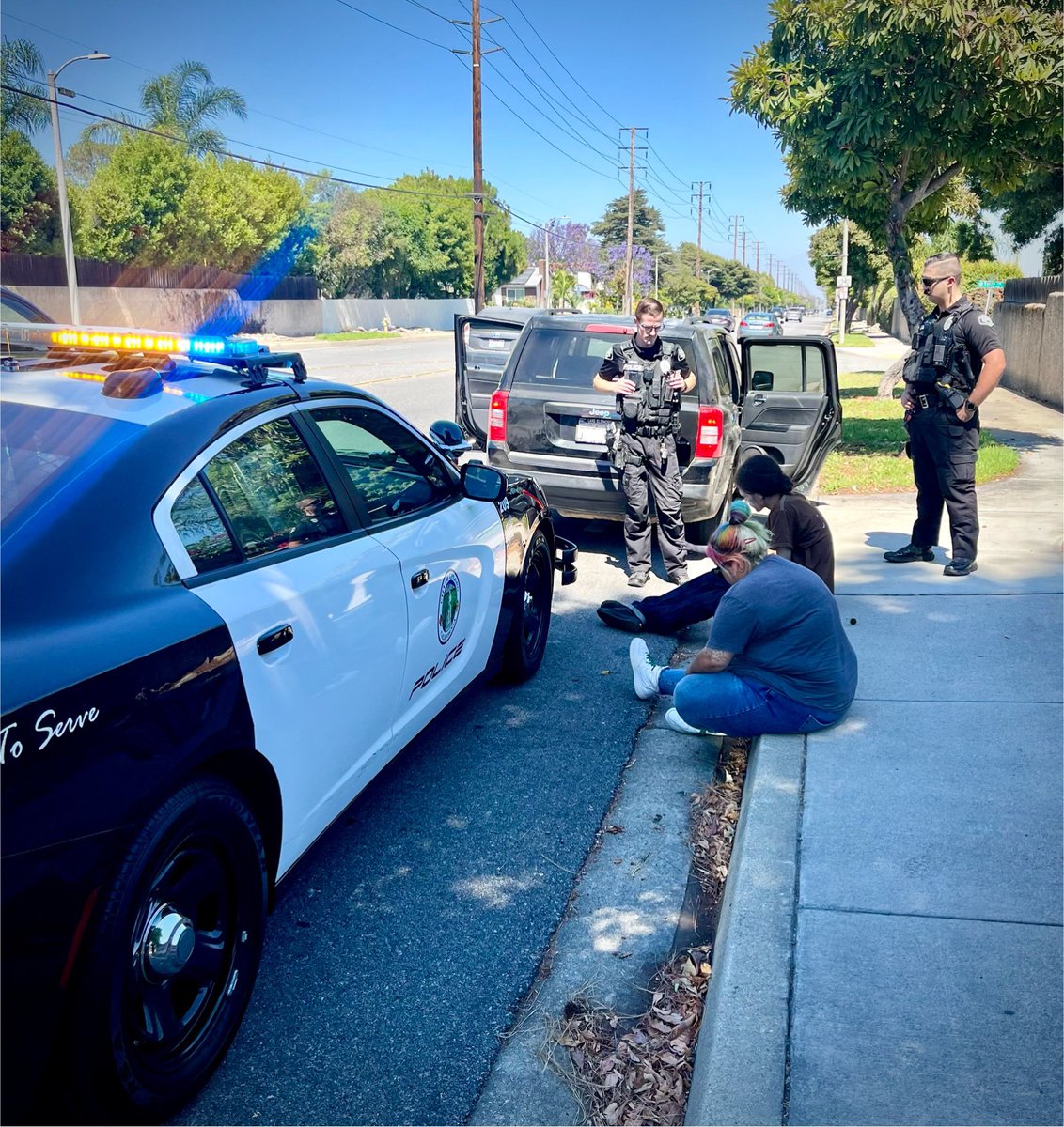 UplandPD's tweet photo. Earlier today, a male entered a store near Foothill & Mountain, loaded a trash bag with hygiene products, & fled in a black Jeep. Officers located the vehicle, stopped it, & located the stolen items - along with meth & fentanyl for sales. Both were arrested & their vehicle towed. https://t.co/eM5qRqS04k