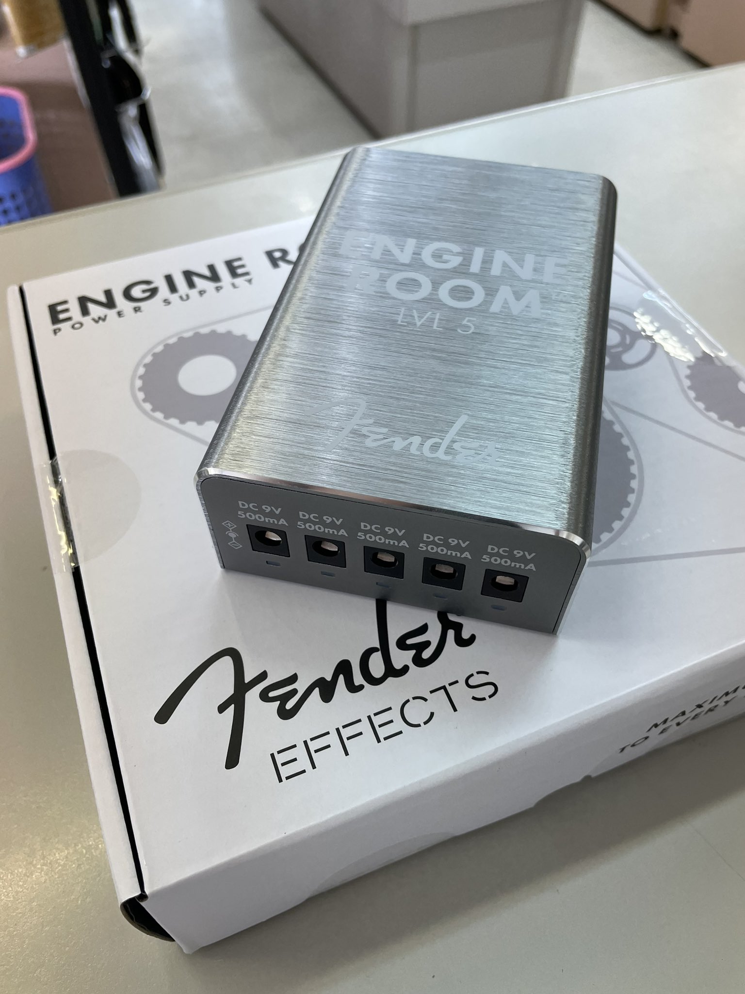 Fender Engine Room LVL12 細い パワーサプライ Fender Engine Room LVL12 細い パワーサプライ