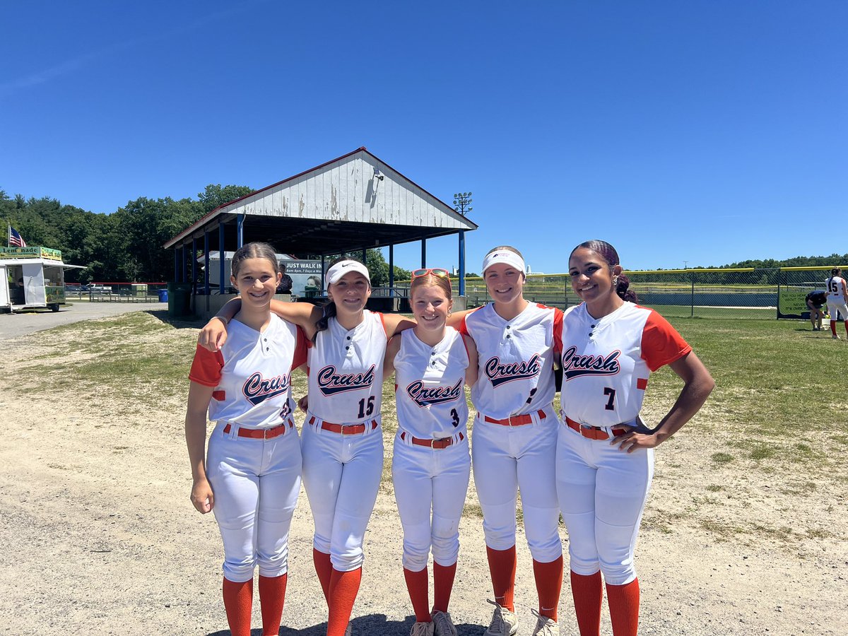 Surrounded by talent! 

<a href="/AshleyAhlert/">Ashley Ahlert 2028</a> and <a href="/Alexisoftball3/">Alexi Beaudry</a> from my team @PCNH14uCoach ! <a href="/AlyssaLeppard/">Alyssa “Lulu” Leppard</a> 2024 and <a href="/hmcgonigle05/">Hannah McGonigle 2027</a> 2023 from @crushpremierNH ! So lucky to have these two to look up to!