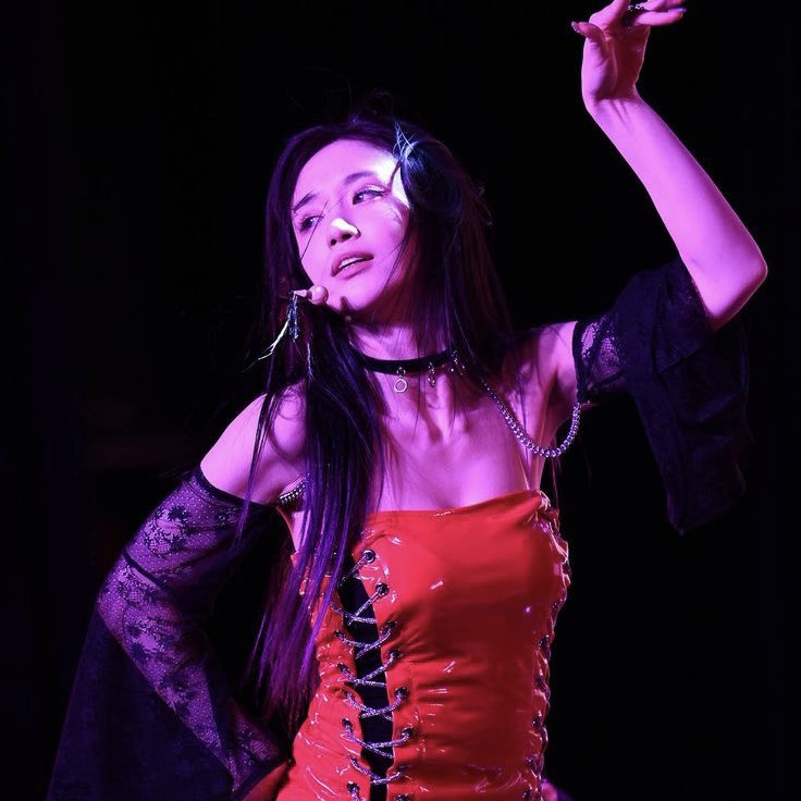 jieun being the biggest loser trapped in a hot girl’s body: a thread