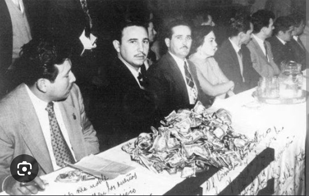 VictorV20545079's tweet photo. #JuanManuelMárquez📖🛳️
💬Nació en Marianao, La Habana, el 3 de julio de 1915, hijo de una maestra y un torcedor de tabaco. Se involucró en las luchas revolucionarias de los años 1930 en Cuba. https://t.co/G78lOL4q94