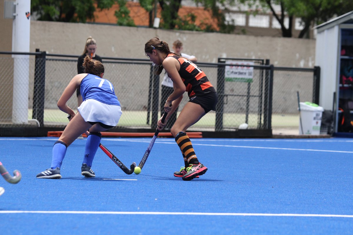 chilepoow's tweet photo. Ver a mi papá compartir cosas tan lindas del club me dieron ganas de empezar y  estoy más que contenta con poder disfrutar mi pasión por el  hockey y las hermosas amistades que estoy encontrando y mantengo desde que que entre. https://t.co/pxHvmh7LyD