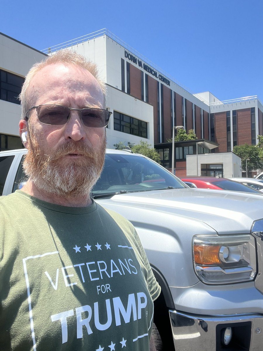 ThomasMurphy4SC's tweet photo. I had the pleasure of engaging with fellow veterans yesterday at the VA in Columbia. Our discussions were invigorating and centered around the upcoming presidential elections, highlighting the perspectives and shared concerns within our community. Great Day 🫡🇺🇸.  #TRUMP2024 https://t.co/a3KFTxOsl9