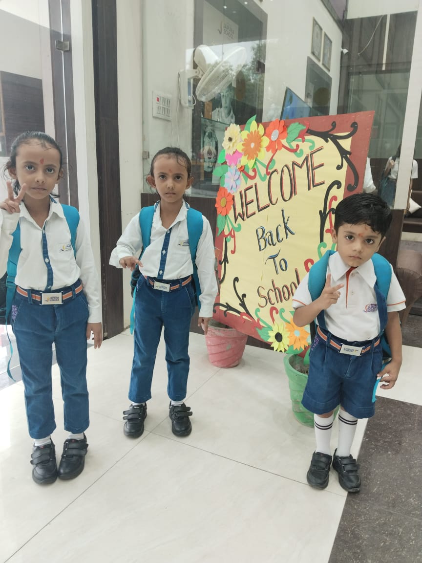 jaipuria_ftp's tweet photo. Happy faces returned to the campuses after the summer break. The students were welcomed with the celebration of 'Vidya Ka Parv,' marking the beginning of a new academic session!

Here’s to a year filled with knowledge, growth, and unforgettable moments! 🌟📚✨ https://t.co/eFTFvCUtXw