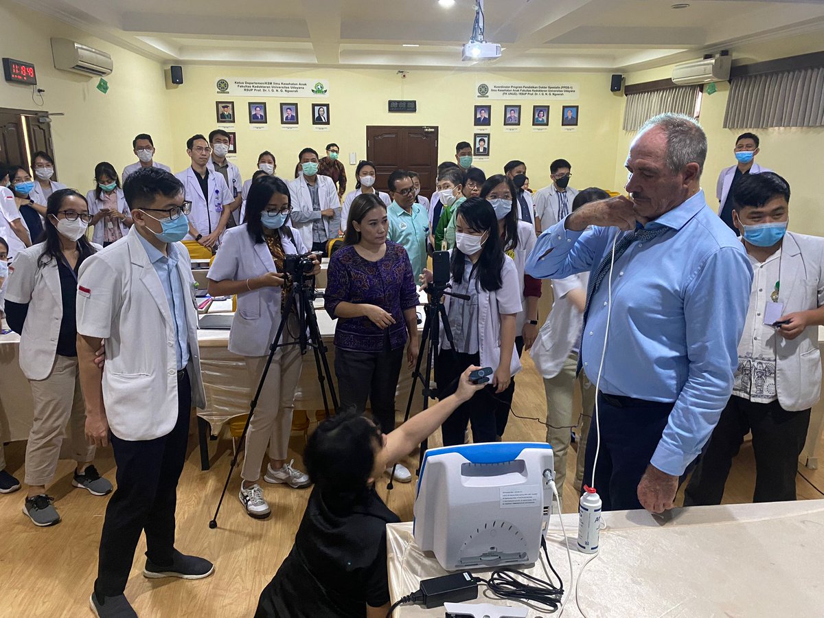Uscom's tweet image. Today our CEO Rob Phillips delivered an impactful lecture on &quot;Sepsis, Advanced Hemodynamic Monitoring, Therapy, and Outcomes&quot; at Bali General Hospital, offering invaluable insights into advanced medical practices. #HealthcareLeadership #AdvancedMonitoring #USCOM1A #Uscom